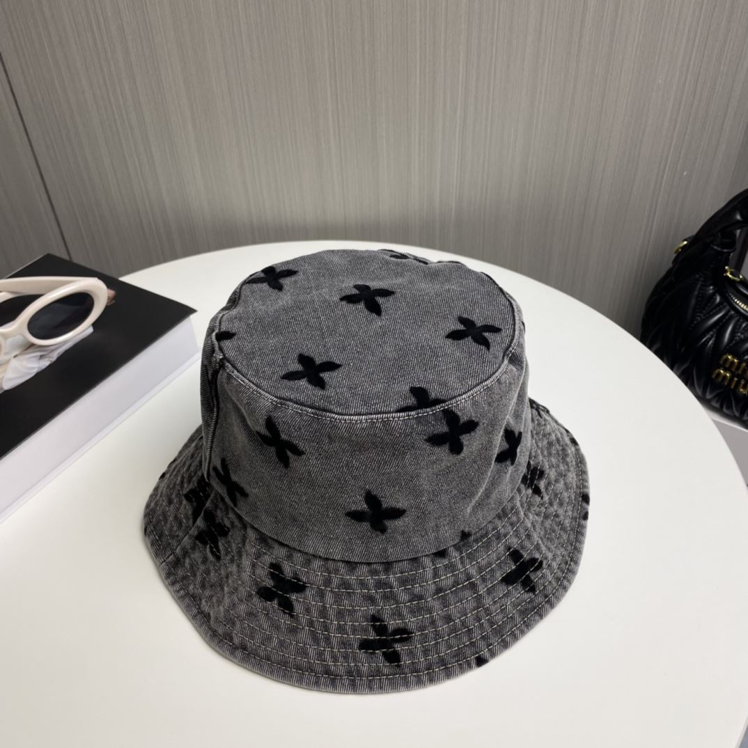 Louis Vuitton Caps